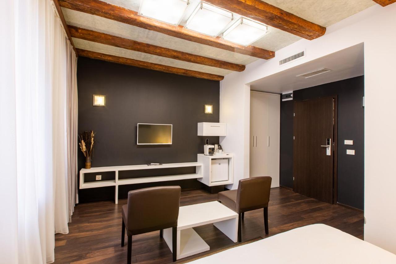 Vendi Grand Square Residence Sibiu Bagian luar foto