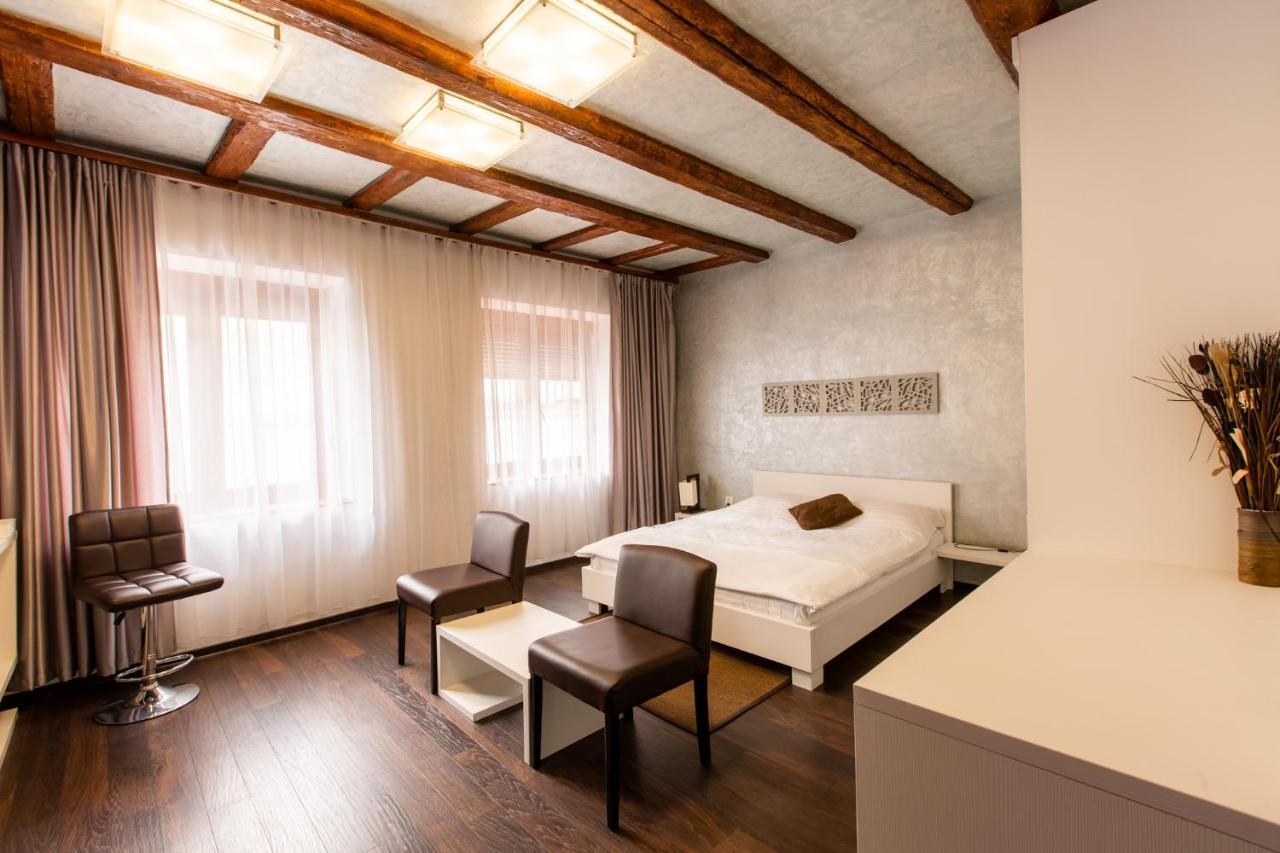 Vendi Grand Square Residence Sibiu Bagian luar foto