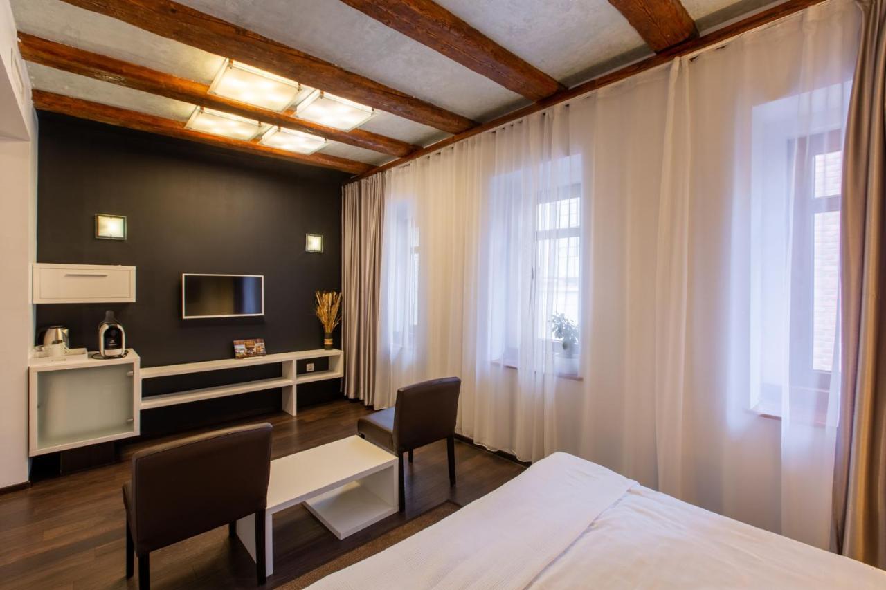 Vendi Grand Square Residence Sibiu Bagian luar foto
